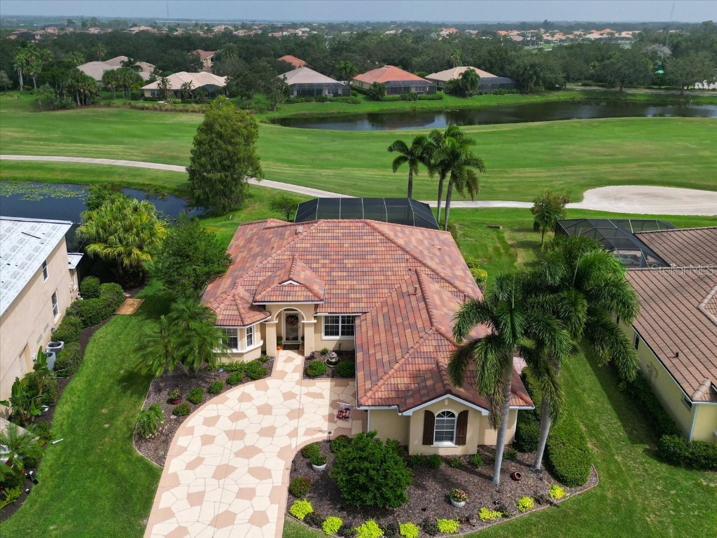 9711 Discovery Terrace Bradenton FL 34212 - 1ST FAIRWAY PONDS A4584499 image1