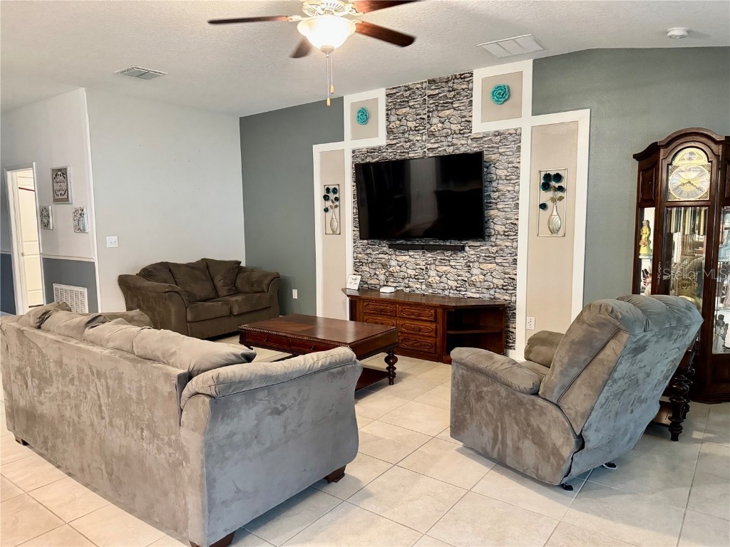 9712 Sage Creek Drive Ruskin FL 33573 TB8426236 image5