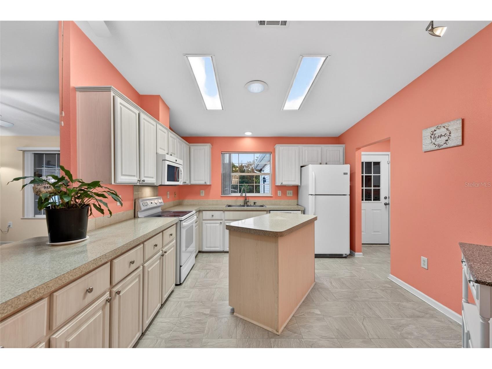 9712 Us Highway 301 Dade City FL 33525 W7885670 image24
