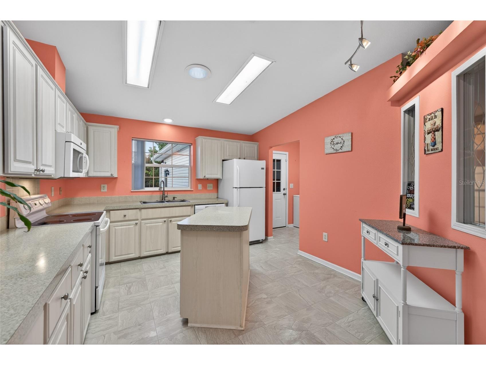 9712 Us Highway 301 Dade City FL 33525 W7885670 image25