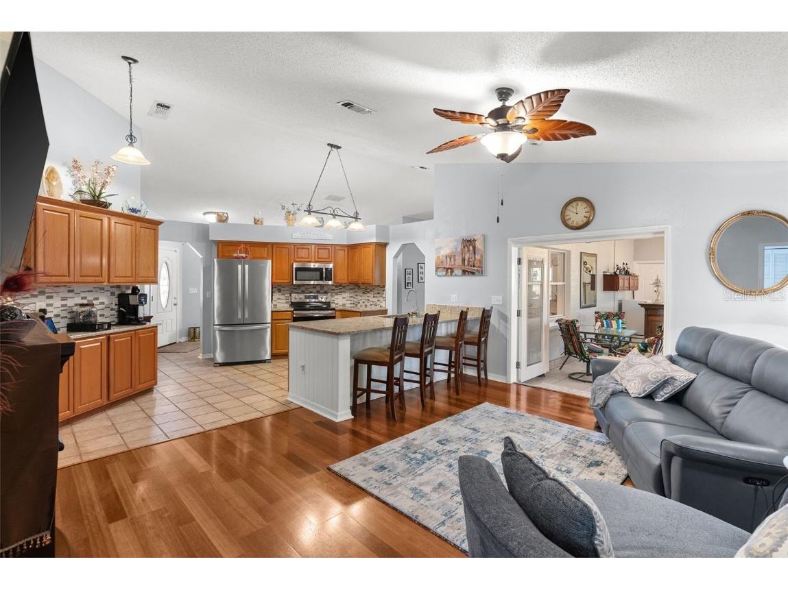 9715 Glenpointe Drive Riverview FL 33569 TB8441852 image2