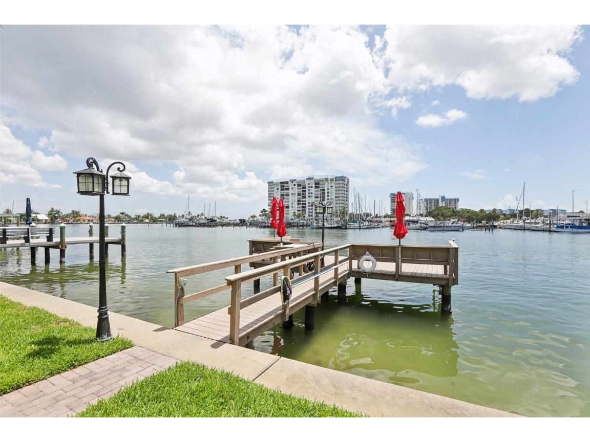 9715 Harrell Ave #29 Treasure Island FL 33706 - BOCA CIEGA BAY TB8385929 image1