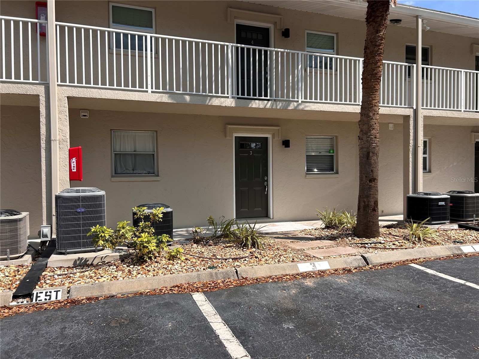 972 La Costa Circle #3 Sarasota FL 34237 A4691419 image2