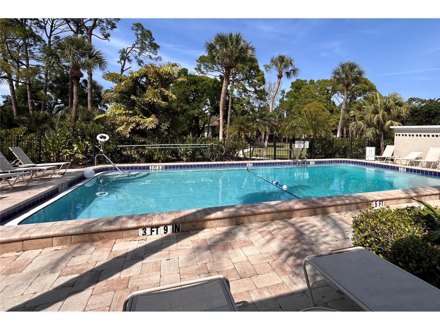 972 La Costa Circle #3 Sarasota FL 34237 A4691419 image32
