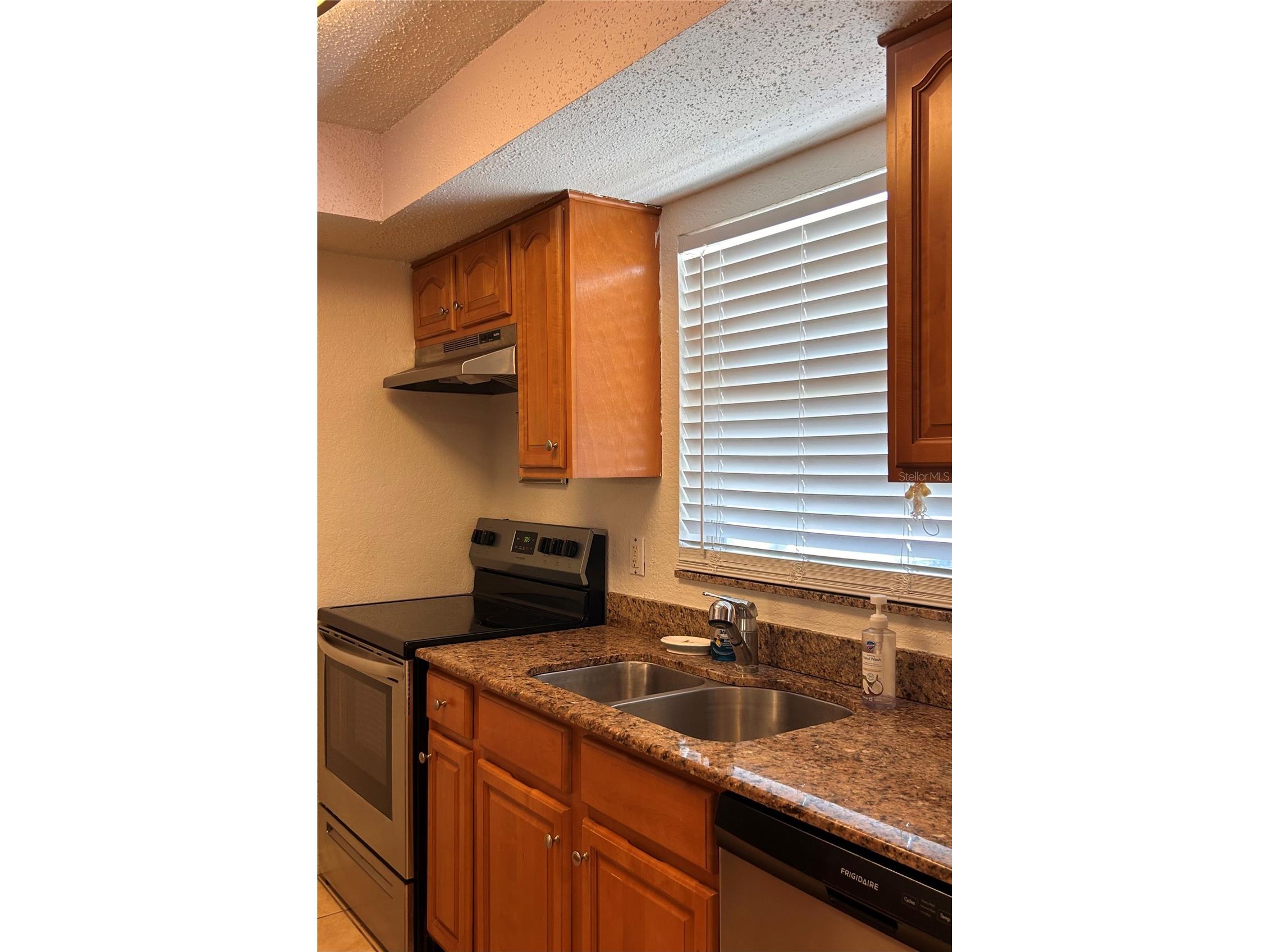 972 La Costa Circle #3 Sarasota FL 34237 A4691419 image5