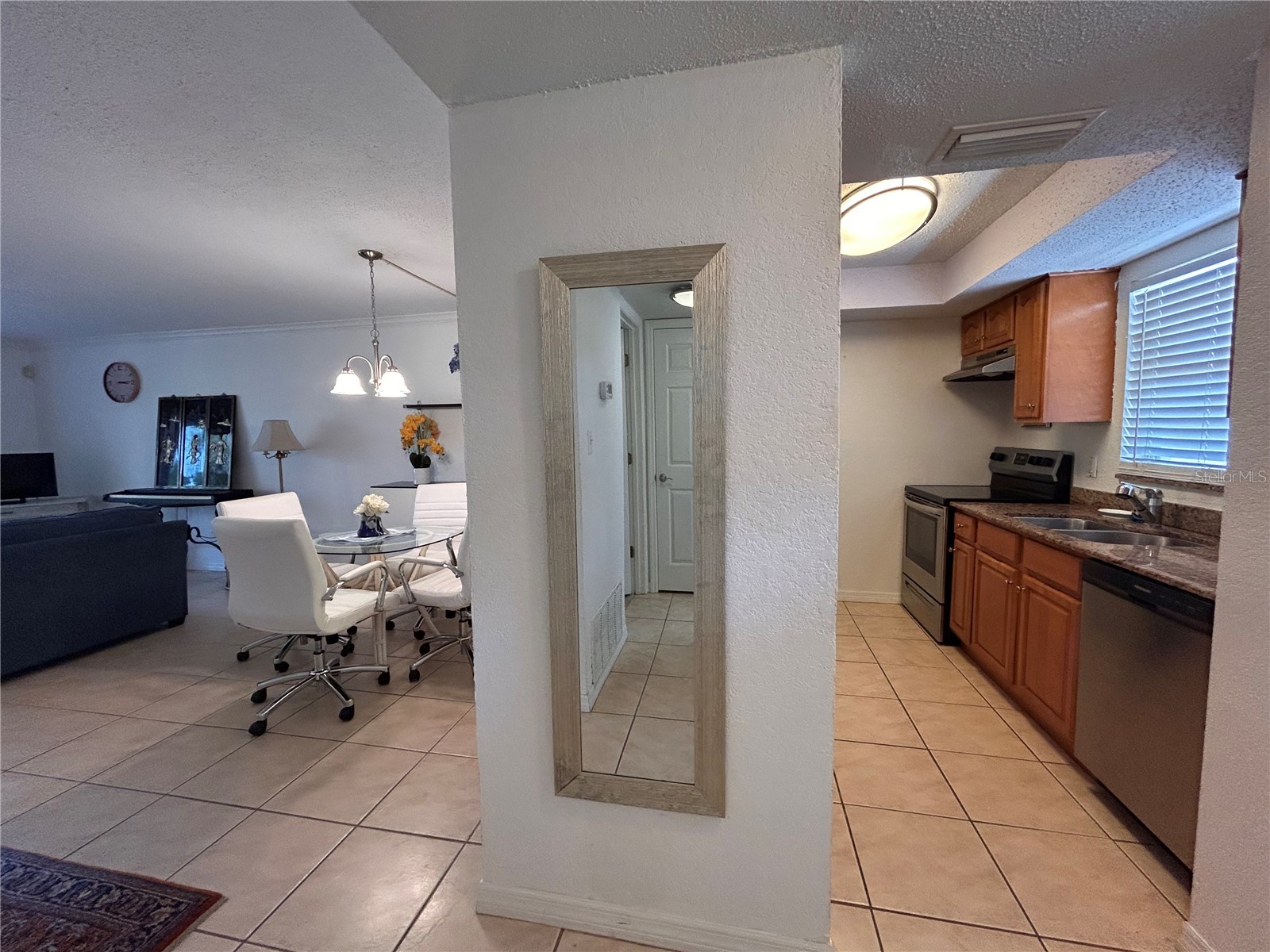 972 La Costa Circle #3 Sarasota FL 34237 A4691419 image8