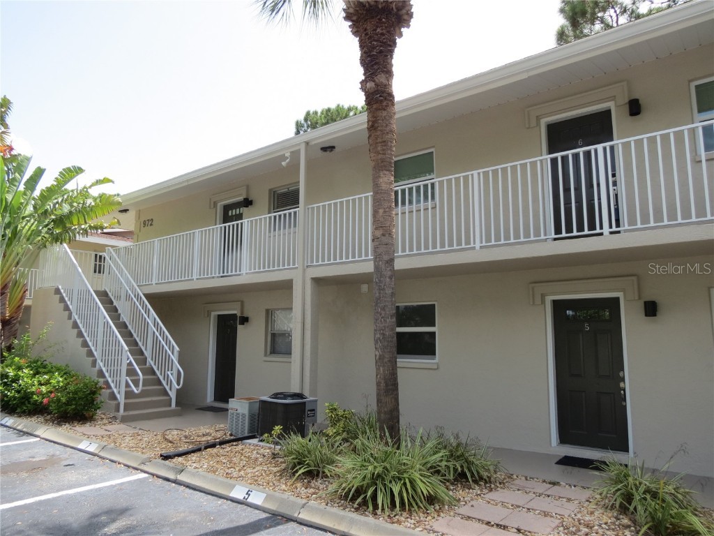 972 La Costa Circle #6 Sarasota FL 34237 A4614916 image1