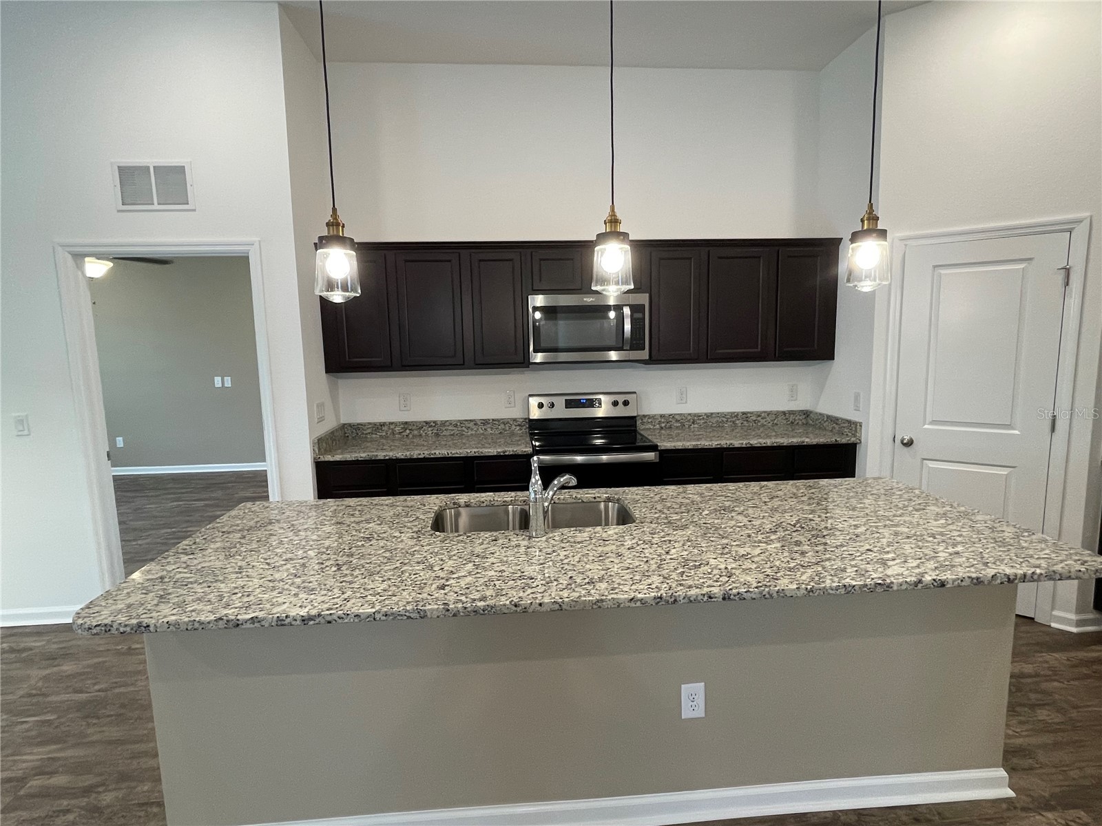 972 Ocean Spray Drive Ruskin FL 33570 TB8506960 image5