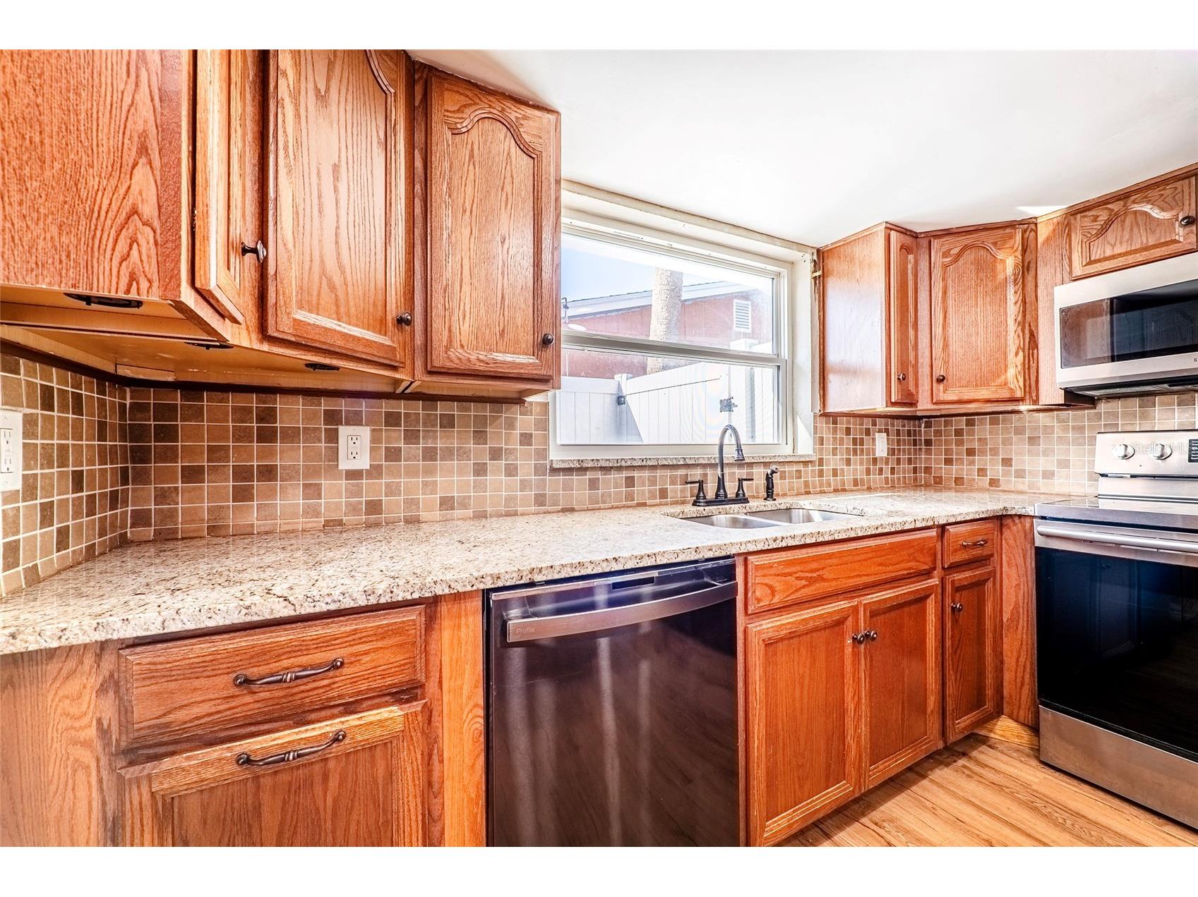 9720 Gray Fox Lane Port Richey FL 34668 W7883748 image12