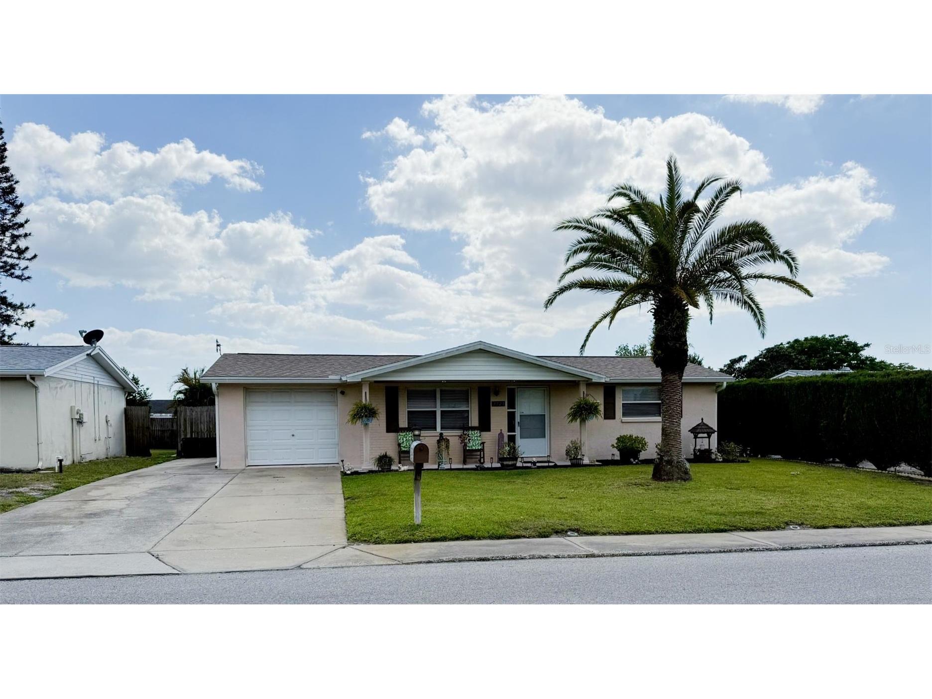 9721 Lake Chrise Lane Port Richey FL 34668 W7884794 image1