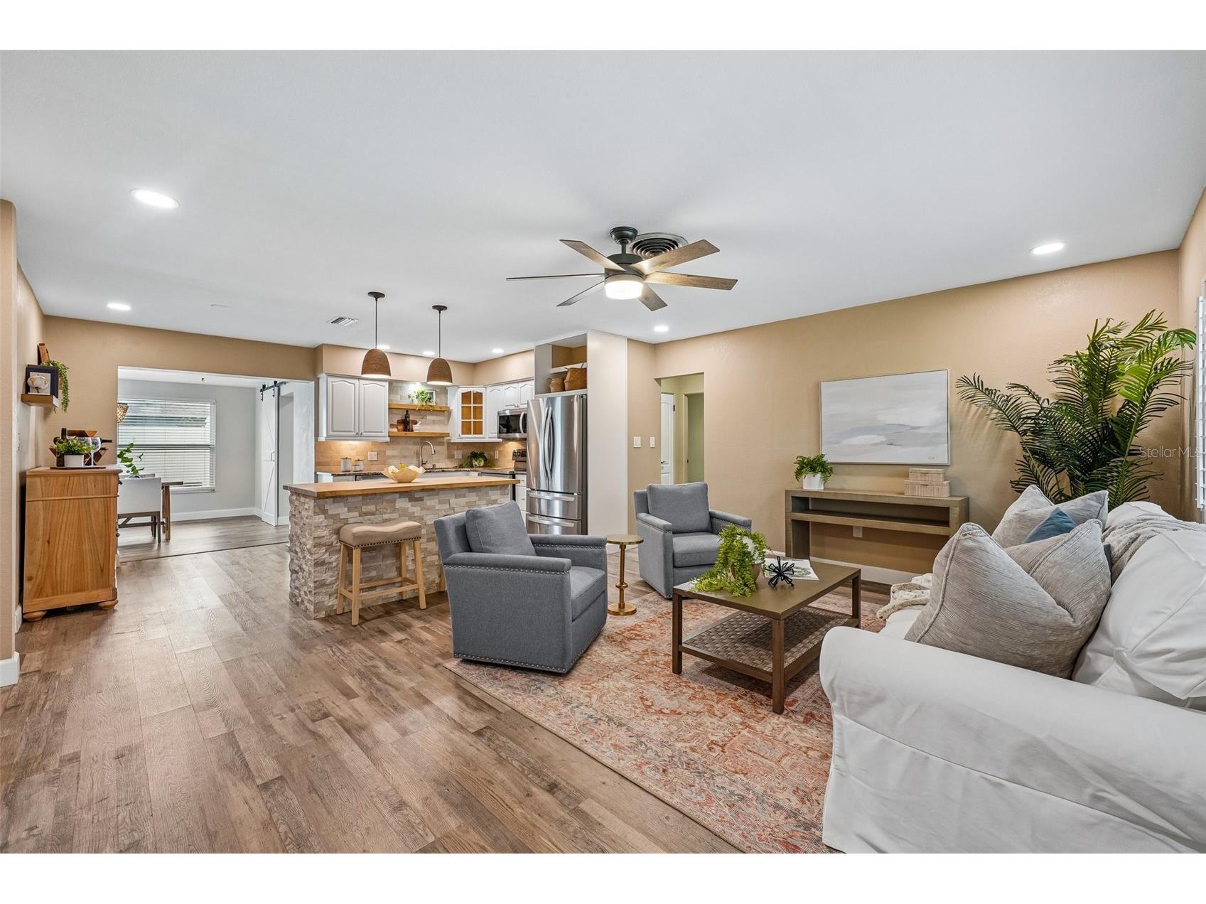9725 48th Place N Saint Petersburg FL 33708 TB8516055 image3