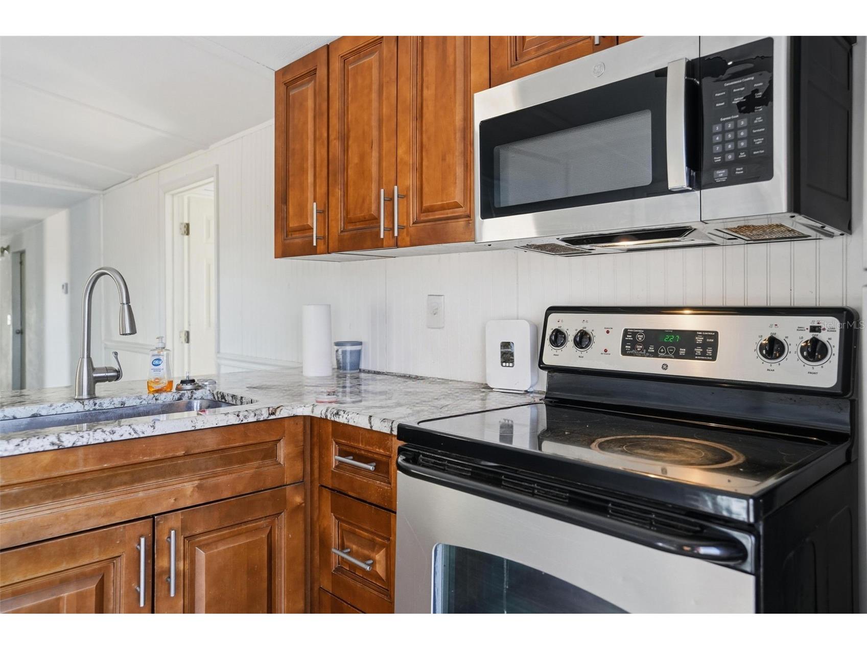 9727 Lake Drive Weeki Wachee FL 34613 W7882468 image10