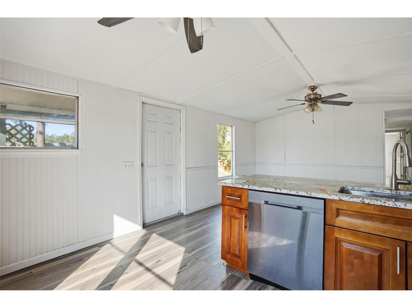 9727 Lake Drive Weeki Wachee FL 34613 W7882468 image11