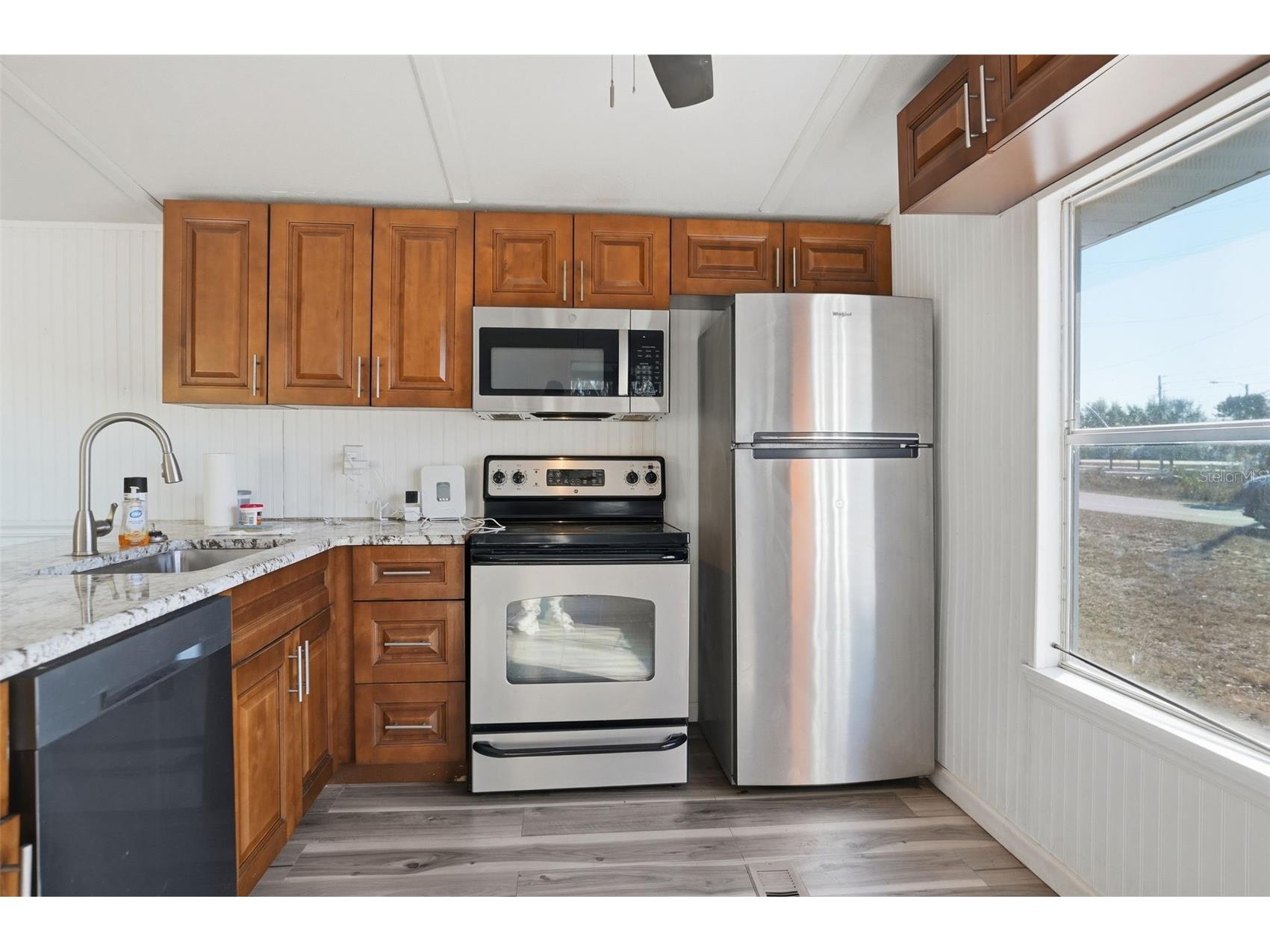 9727 Lake Drive Weeki Wachee FL 34613 W7882468 image3