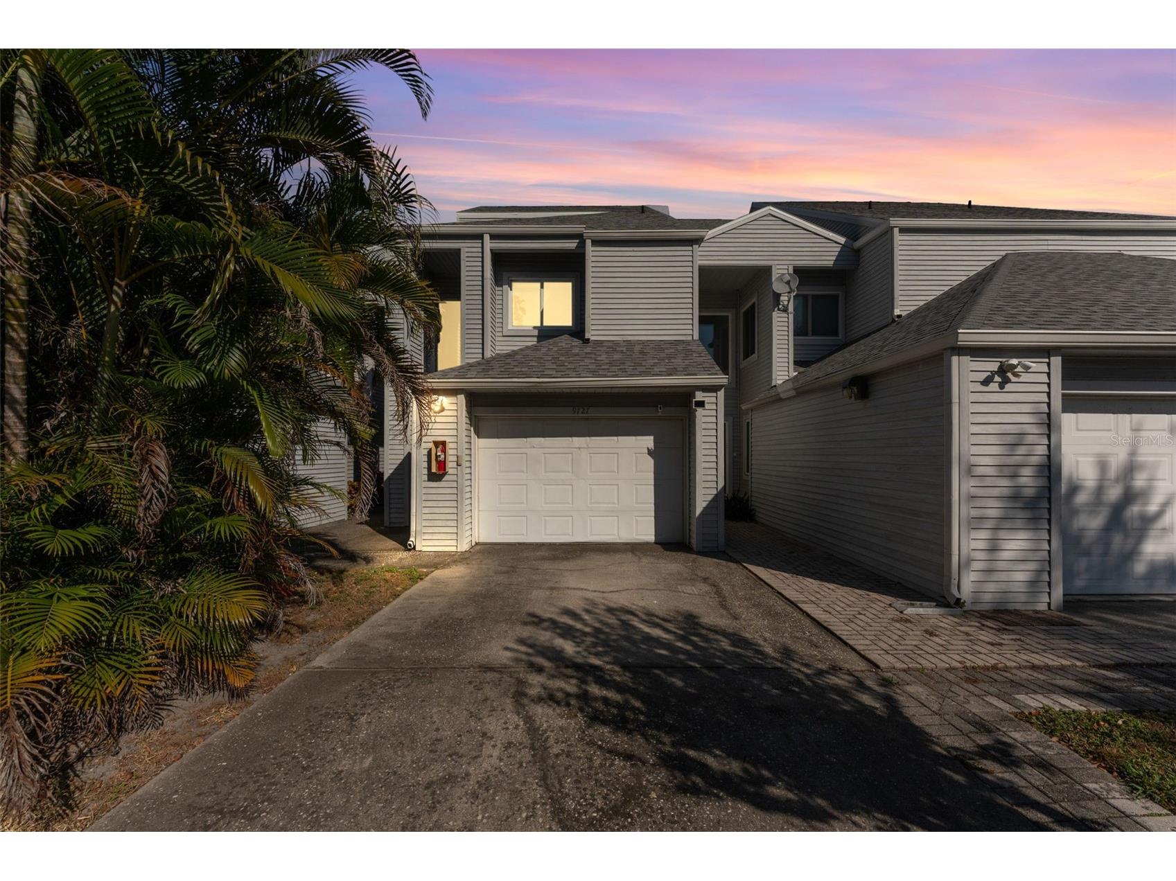 9727 Tiffany Oaks Lane Tampa FL 33612 TB8449354 image1