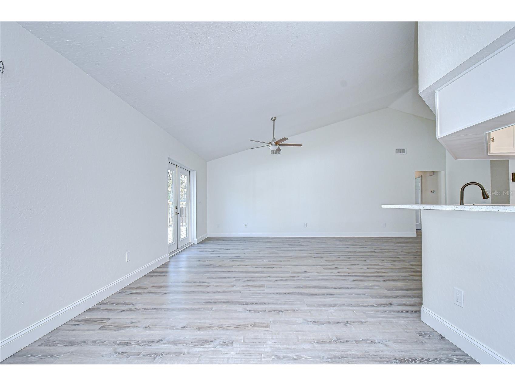 9731 62nd Avenue N Saint Petersburg FL 33708 TB8473105 image10