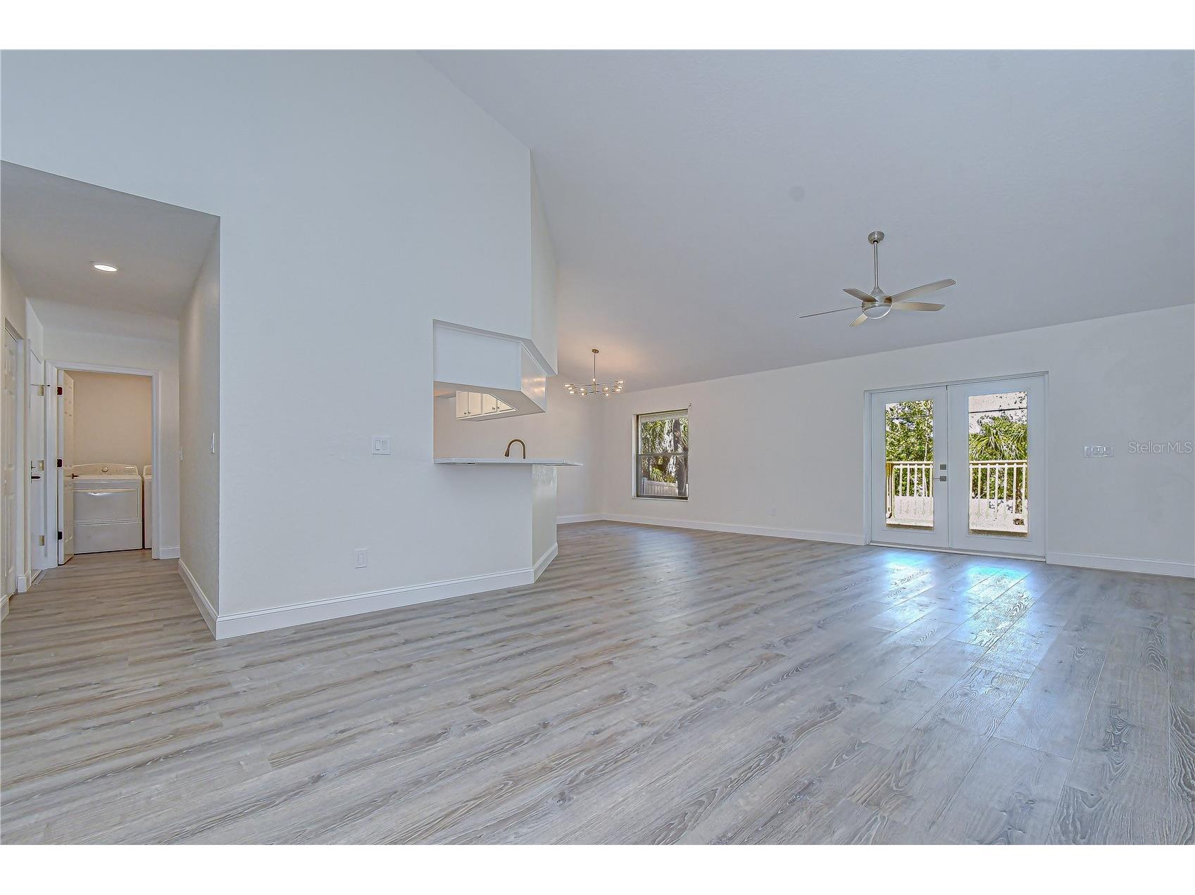 9731 62nd Avenue N Saint Petersburg FL 33708 TB8473105 image2