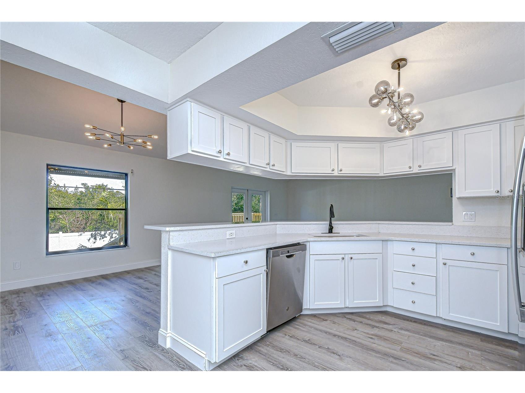 9731 62nd Avenue N Saint Petersburg FL 33708 TB8473105 image25