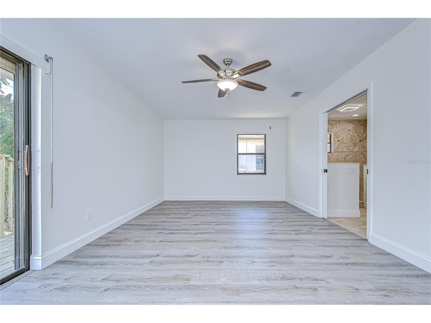 9731 62nd Avenue N Saint Petersburg FL 33708 TB8473105 image35