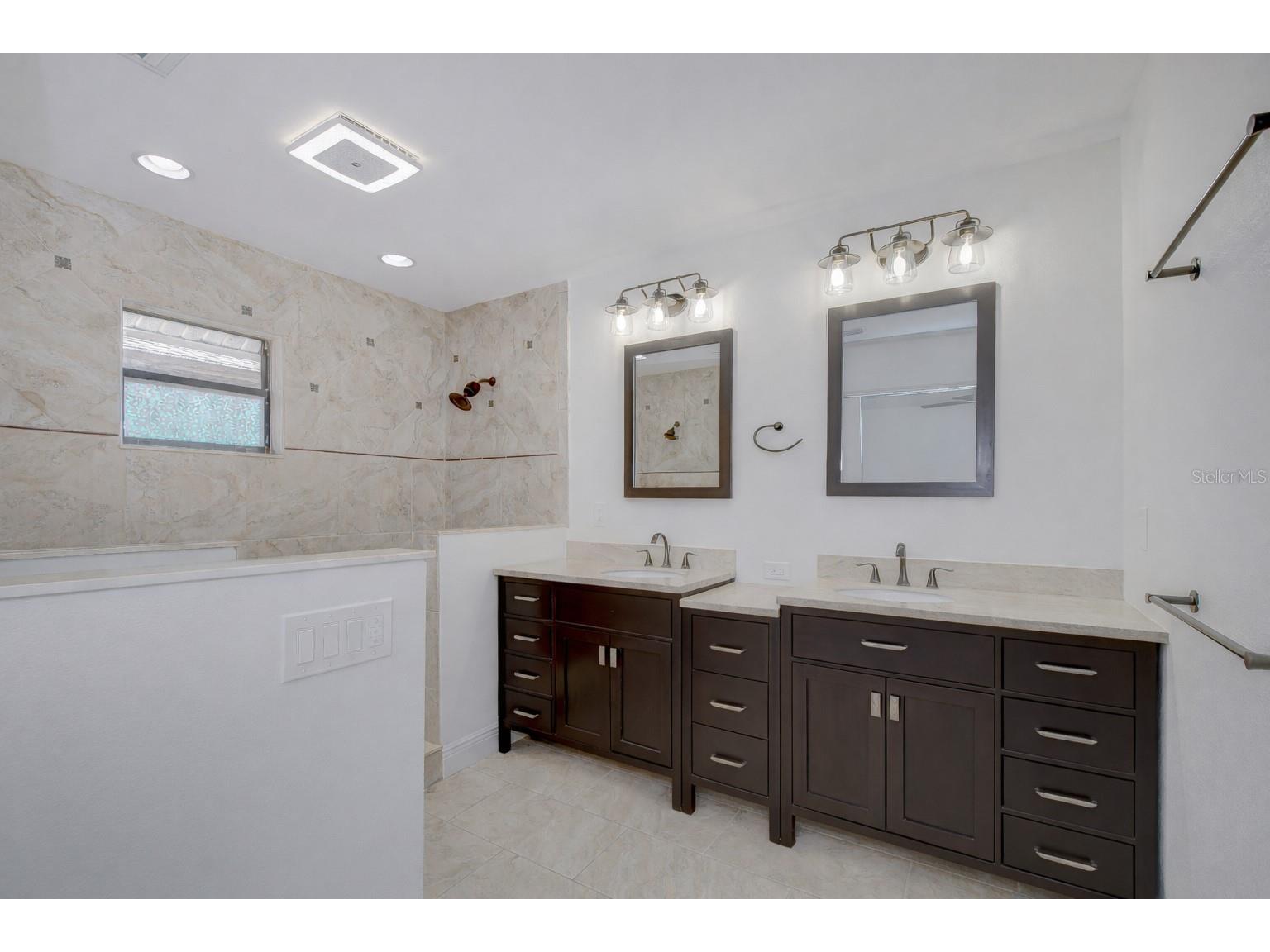 9731 62nd Avenue N Saint Petersburg FL 33708 TB8473105 image39