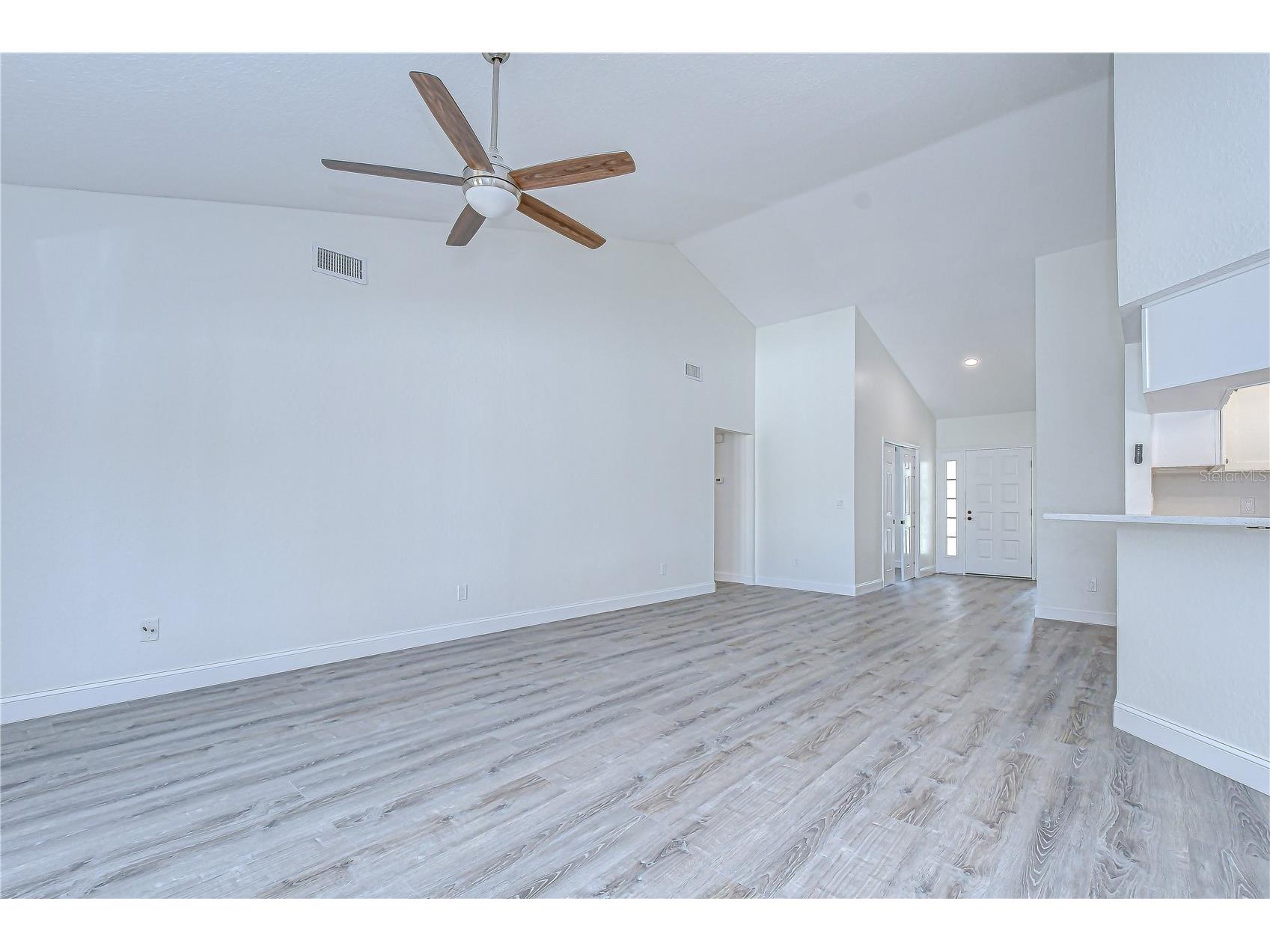 9731 62nd Avenue N Saint Petersburg FL 33708 TB8473105 image6