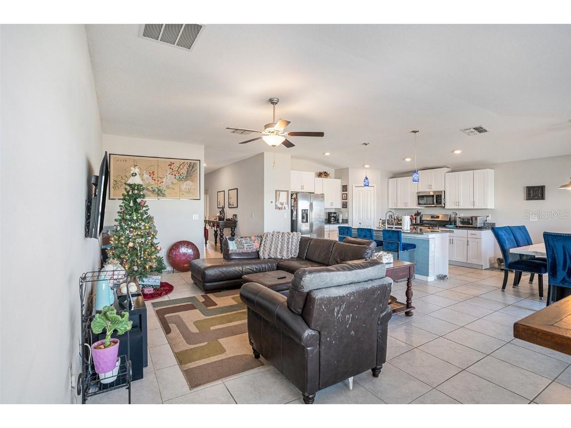 9731 Lemon Drop Loop Ruskin FL 33573 TB8457520 image10