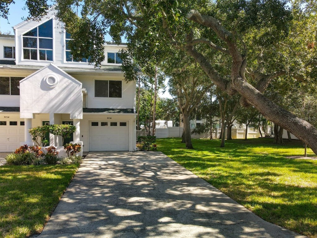 9736 Indian Key Trail #111 Seminole FL 33776 - THE NARROWS TB8446085 image1