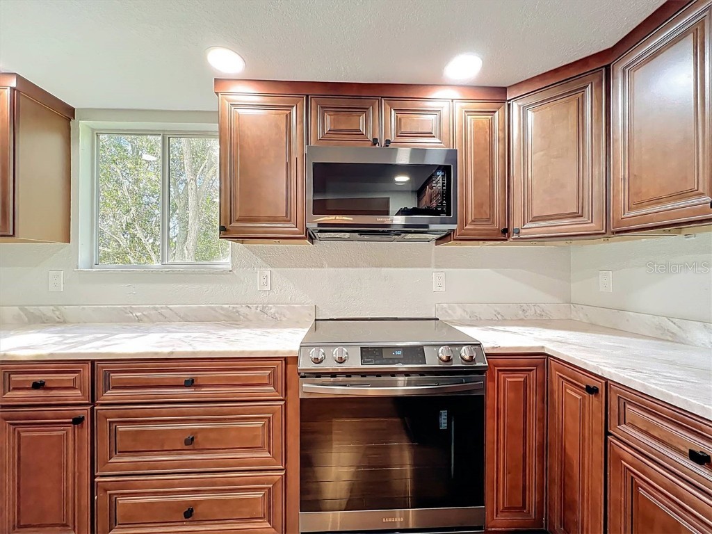 9736 Indian Key Trail #111 Seminole FL 33776 - THE NARROWS TB8446085 image12