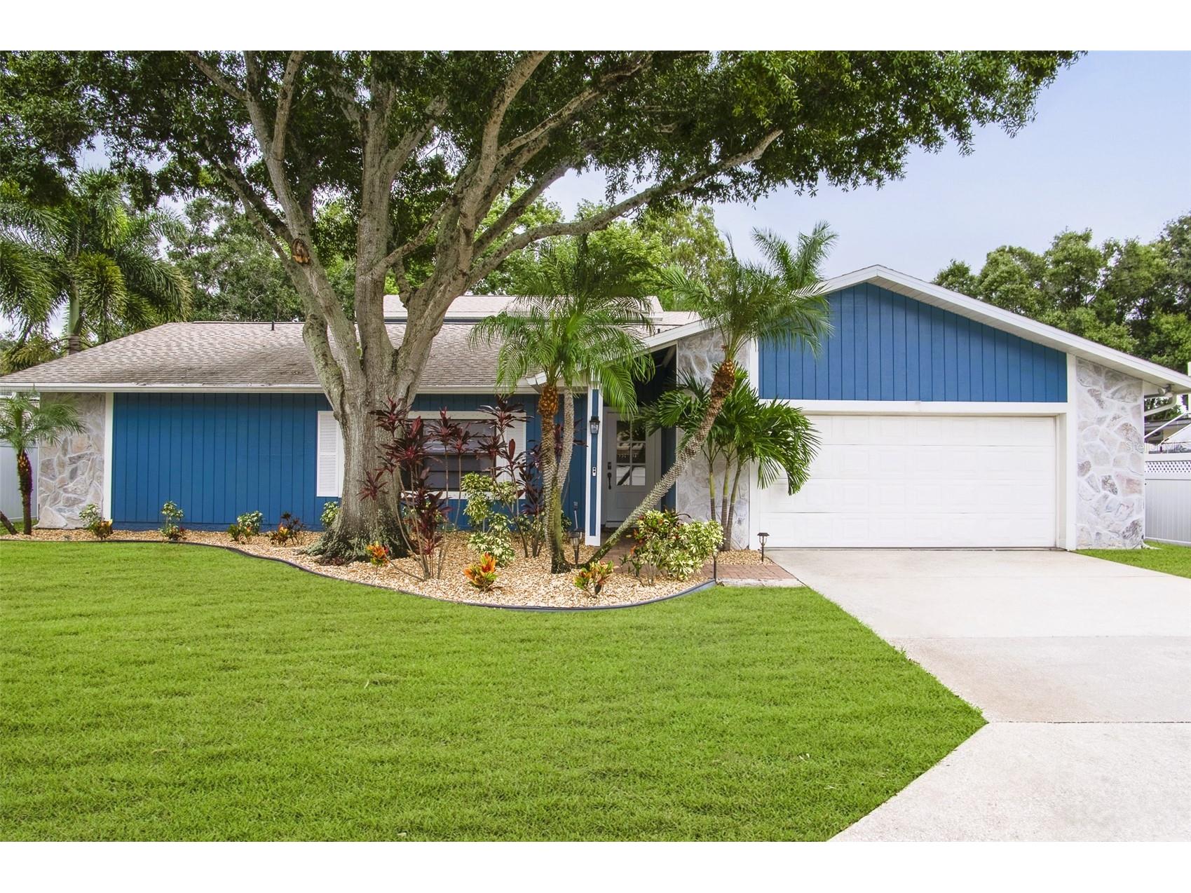 9737 135th Street Seminole FL 33776 TB8526462 image1