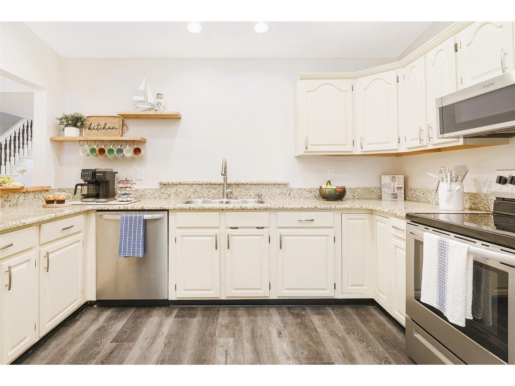 9737 135th Street Seminole FL 33776 TB8526462 image13