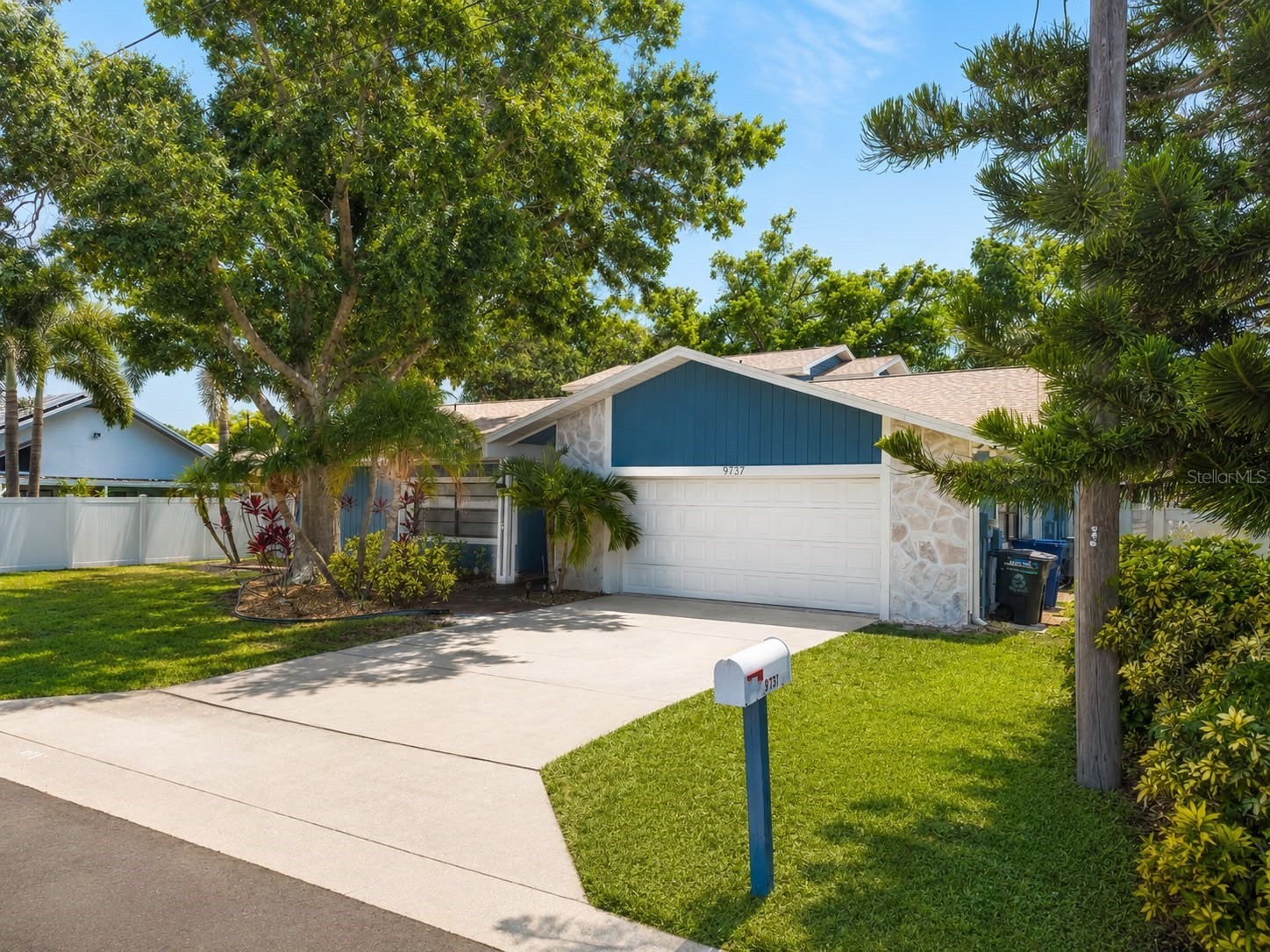 9737 135th Street Seminole FL 33776 TB8526462 image2