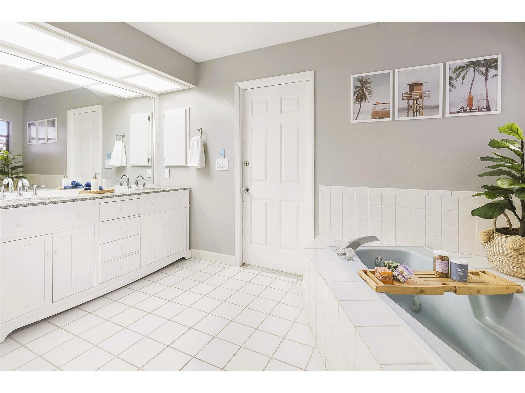 9737 135th Street Seminole FL 33776 TB8526462 image27