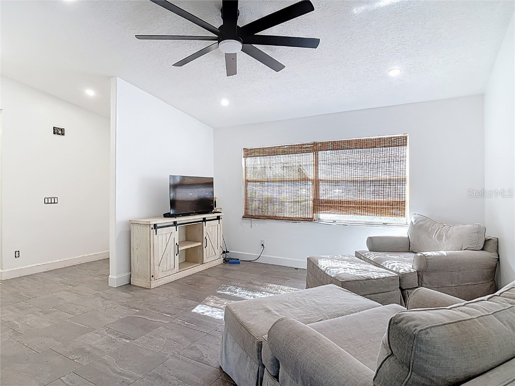 9737 Heatherwood Court Orlando FL 32825 O6347894 image2