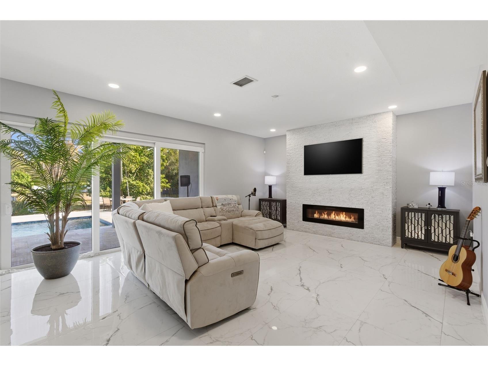 9741 Wilsky Boulevard Tampa FL 33615 TB8452179 image25