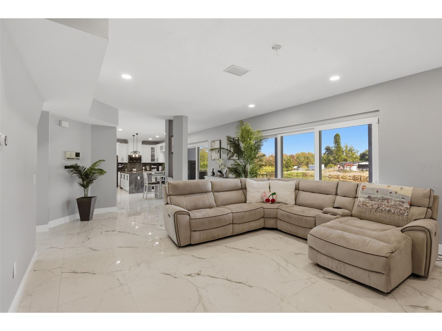 9741 Wilsky Boulevard Tampa FL 33615 TB8452179 image27