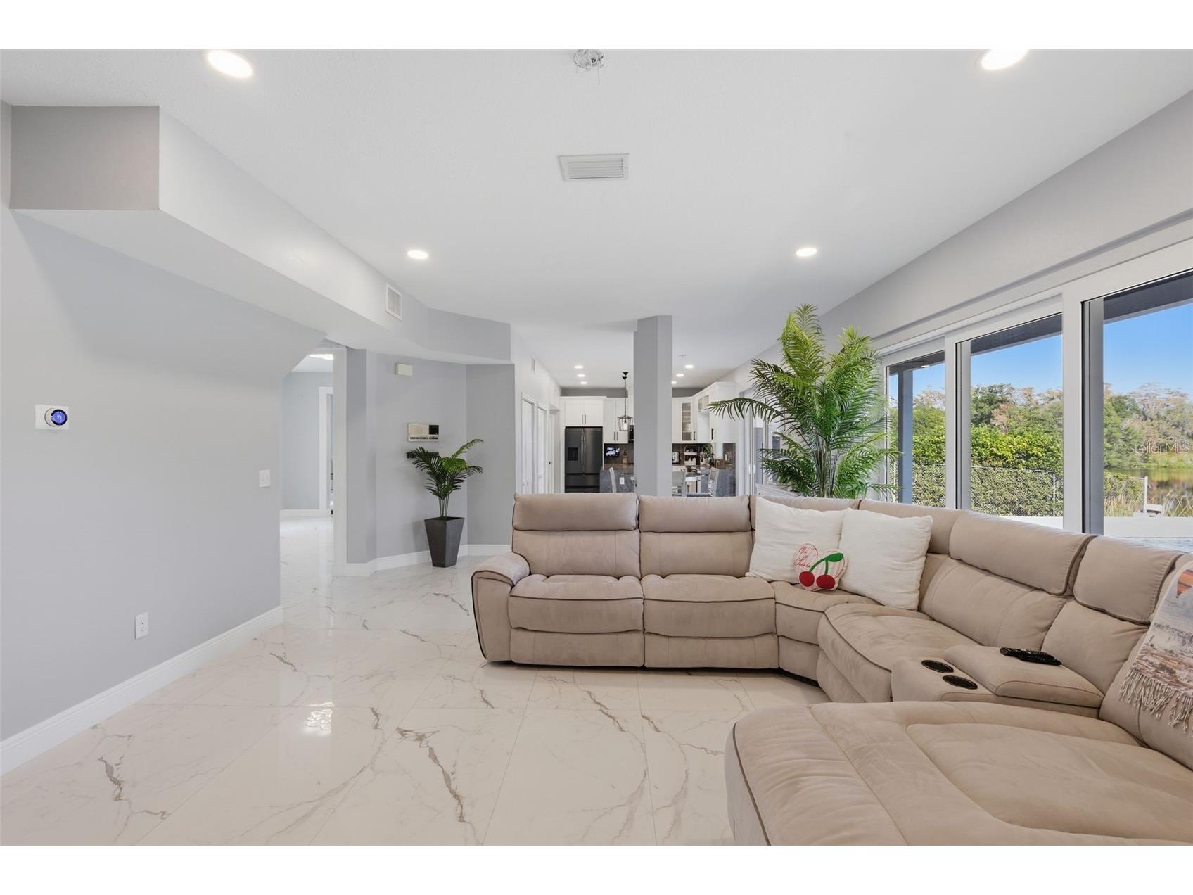 9741 Wilsky Boulevard Tampa FL 33615 TB8452179 image29