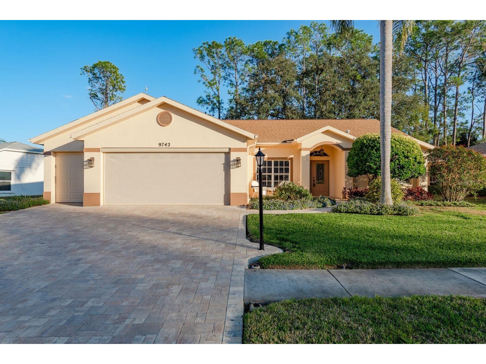 9742 Oakwood Hills Court New Port Richey FL 34655 TB8461802 image1