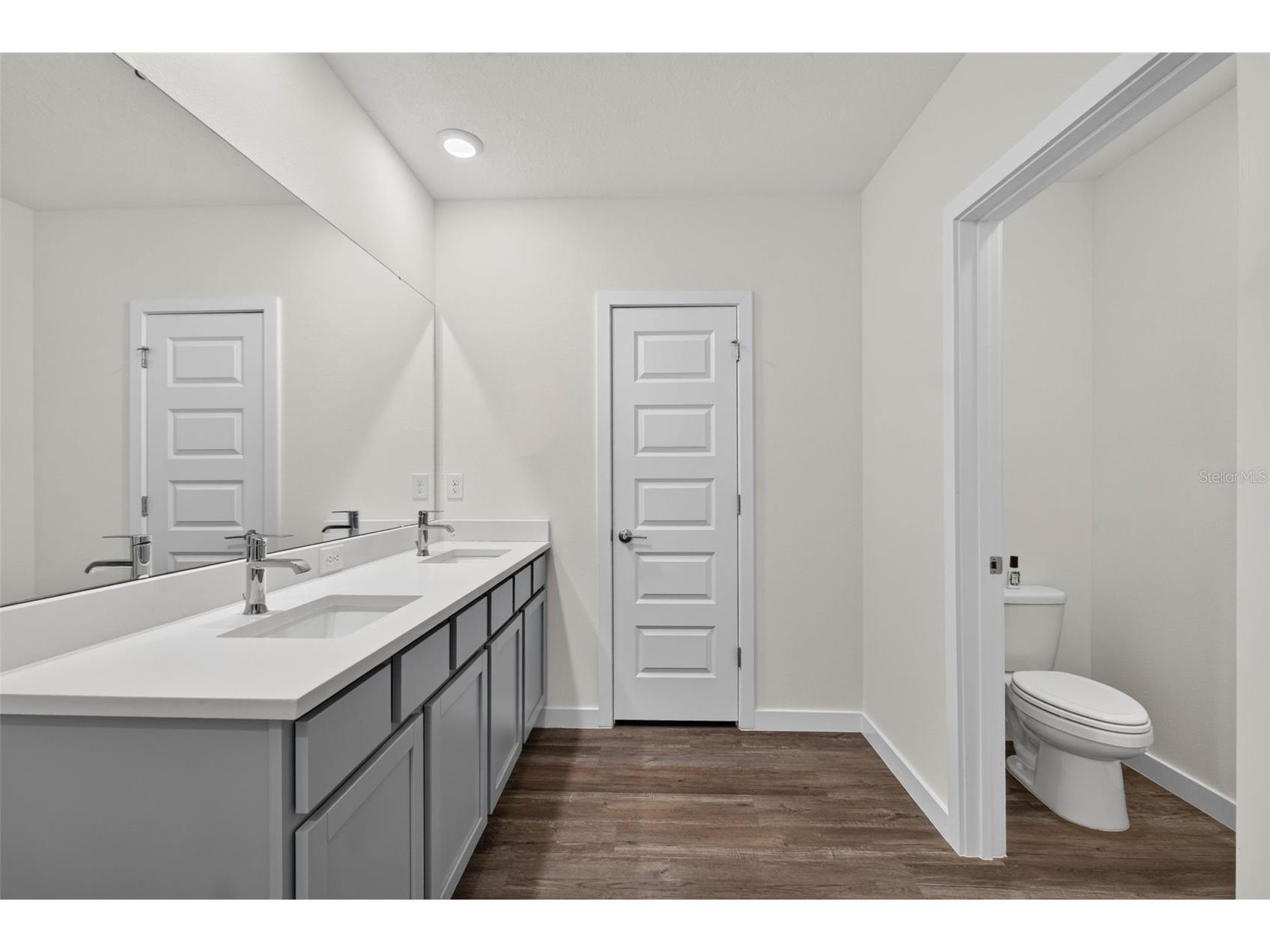 9744 Crescent Ray Drive Wesley Chapel FL 33545 TB8532029 image32