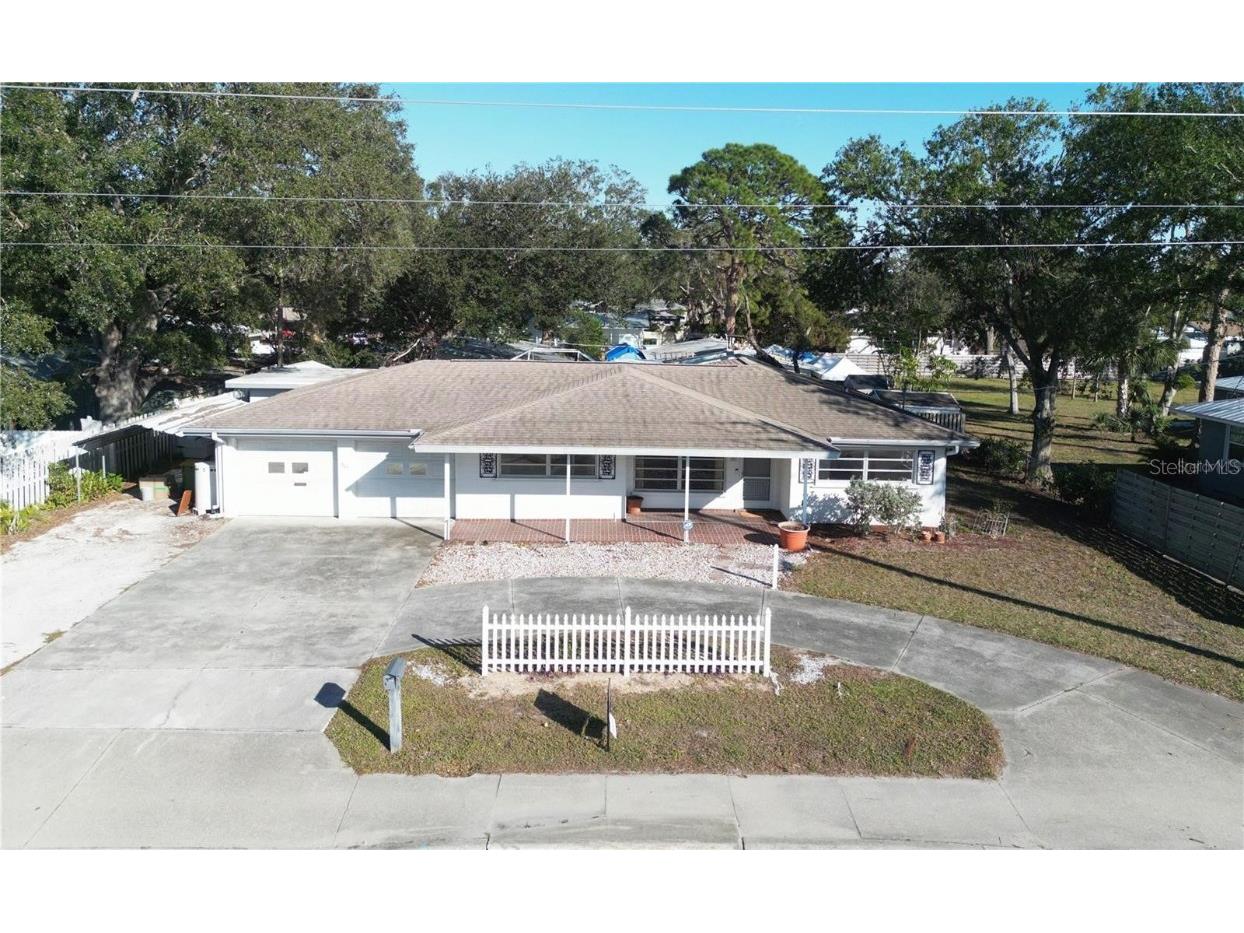 975 S Tuttle Avenue Sarasota FL 34237 A4675482 image1