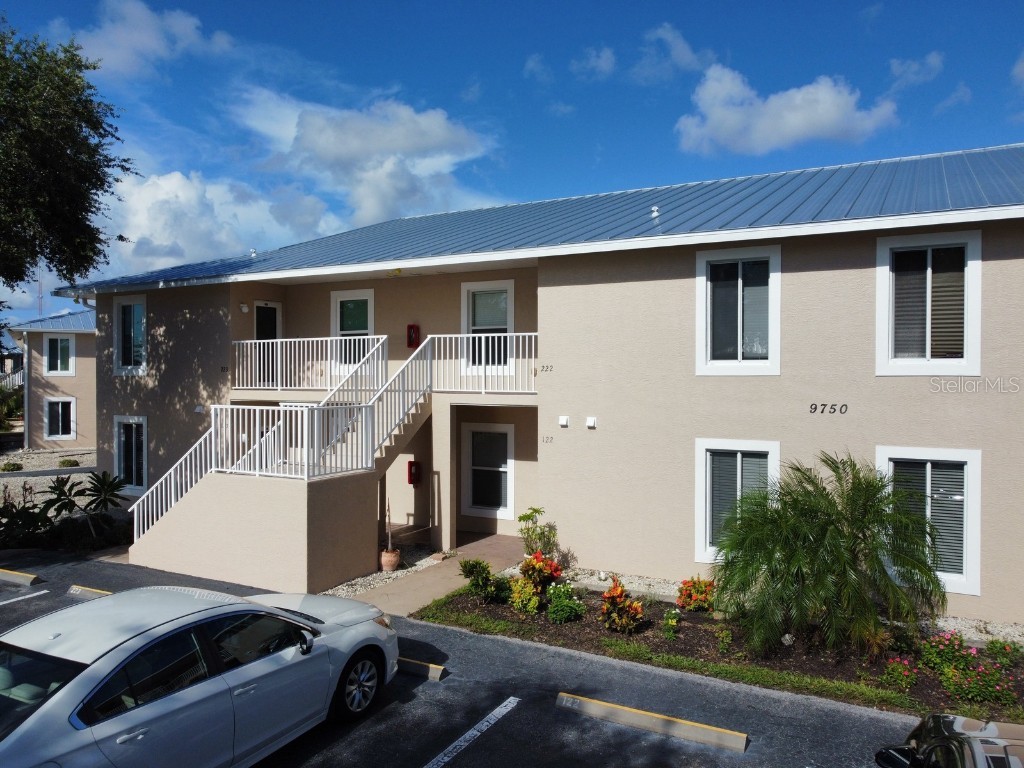 9750 Fiddlers Green Circle #122 Rotonda West FL 33947 D6137088 image1