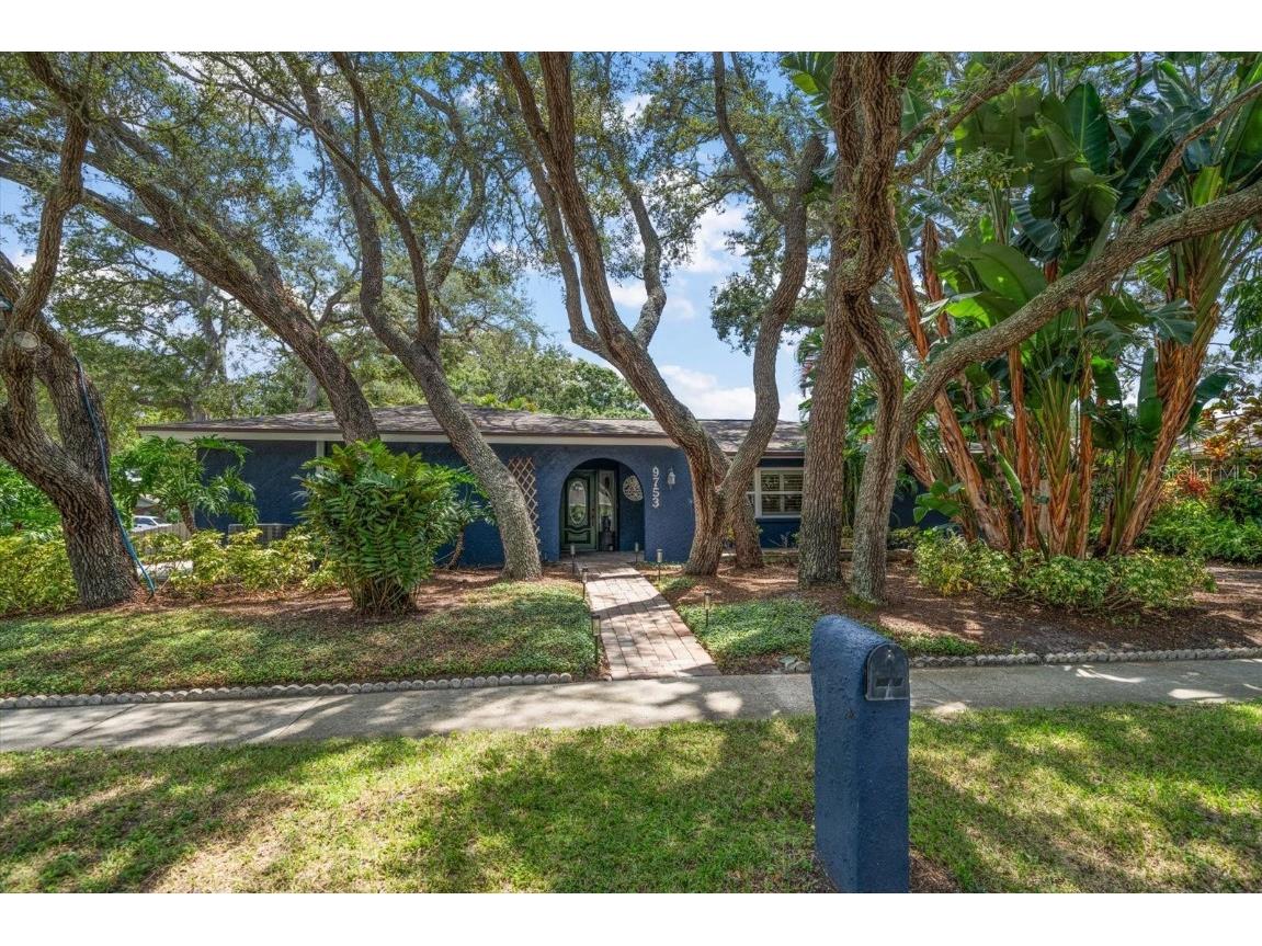 9753 136th Street Seminole FL 33776 U8254460 image1