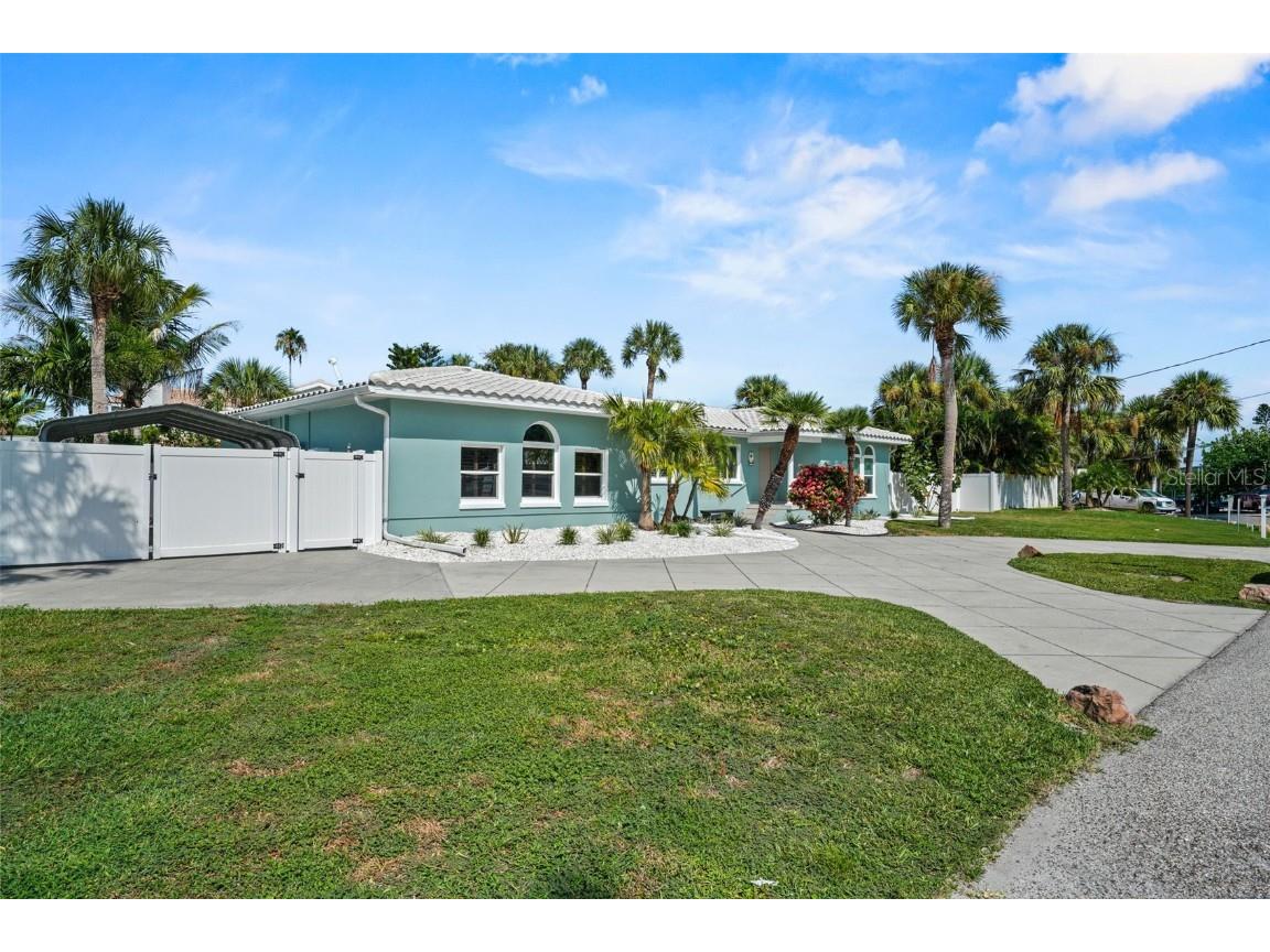 976 Narcissus Avenue Clearwater Beach FL 33767 TB8418106 image1