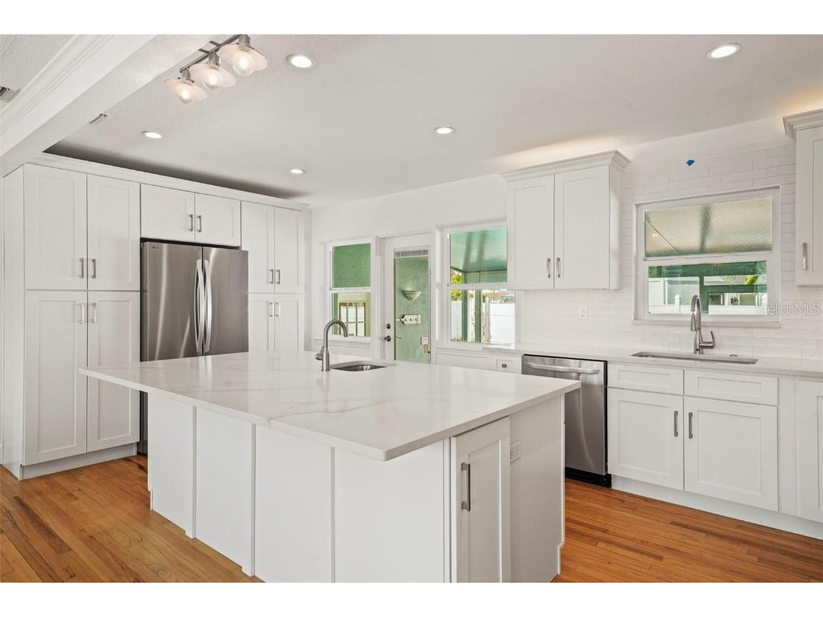 976 Narcissus Avenue Clearwater Beach FL 33767 TB8418106 image6