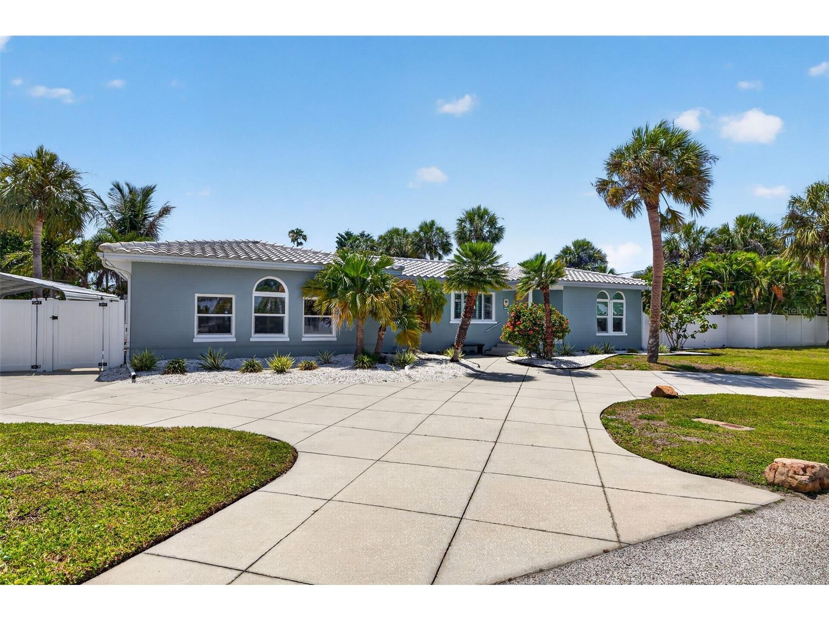 976 Narcissus Avenue Clearwater Beach FL 33767 TB8512363 image1