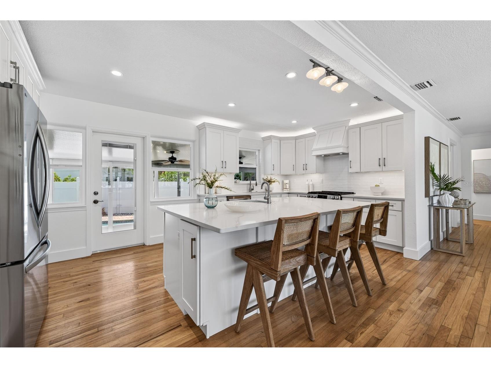 976 Narcissus Avenue Clearwater Beach FL 33767 TB8512363 image7