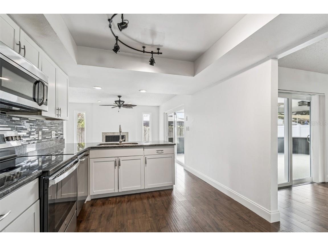 9764 130th Avenue Largo FL 33773 TB8438475 image11