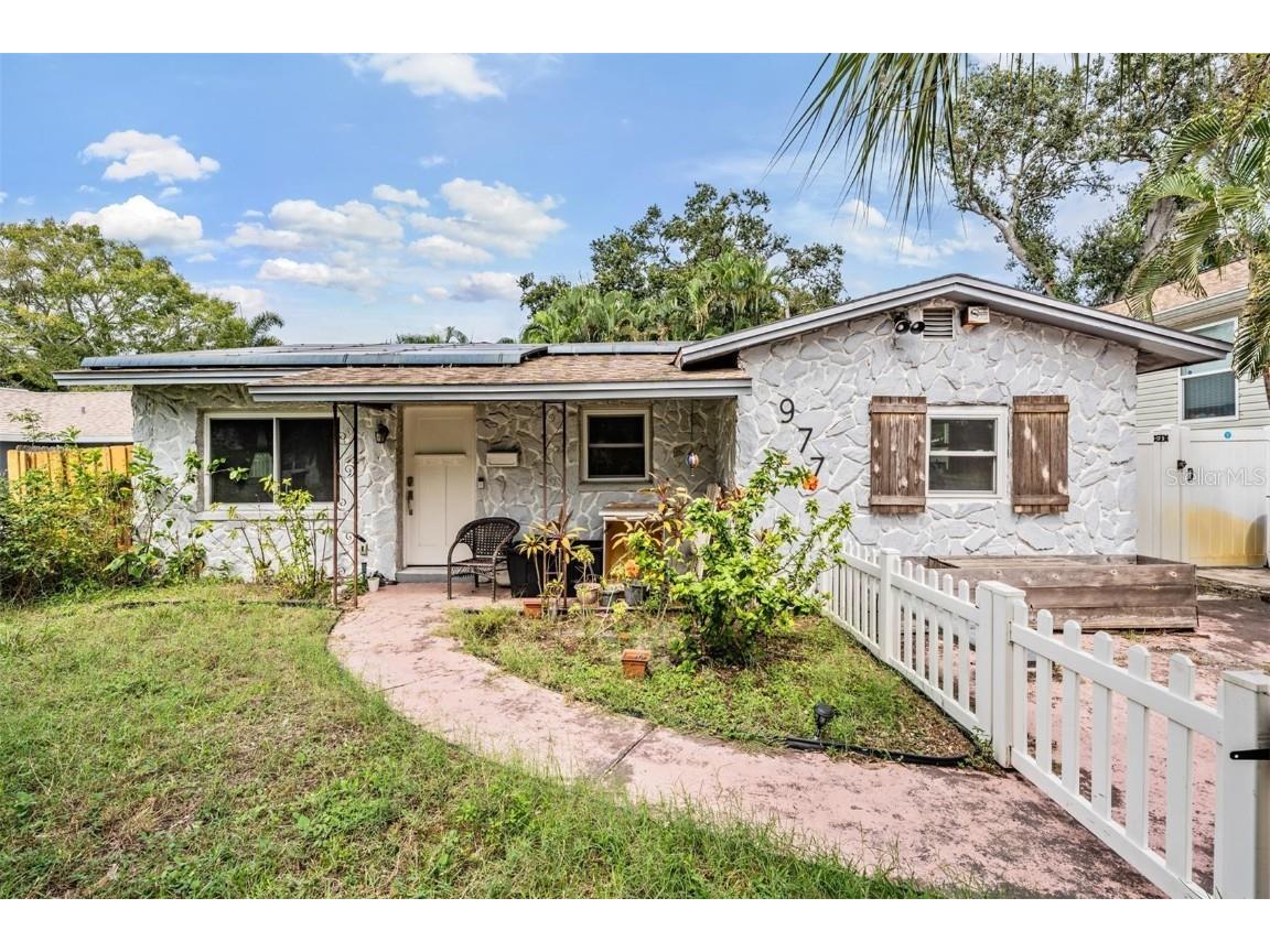 977 27th Avenue S Saint Petersburg FL 33705 TB8434332 image1