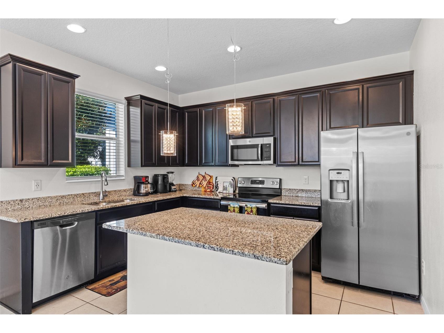 978 E 10th Street Apopka FL 32703 V4948623 image10