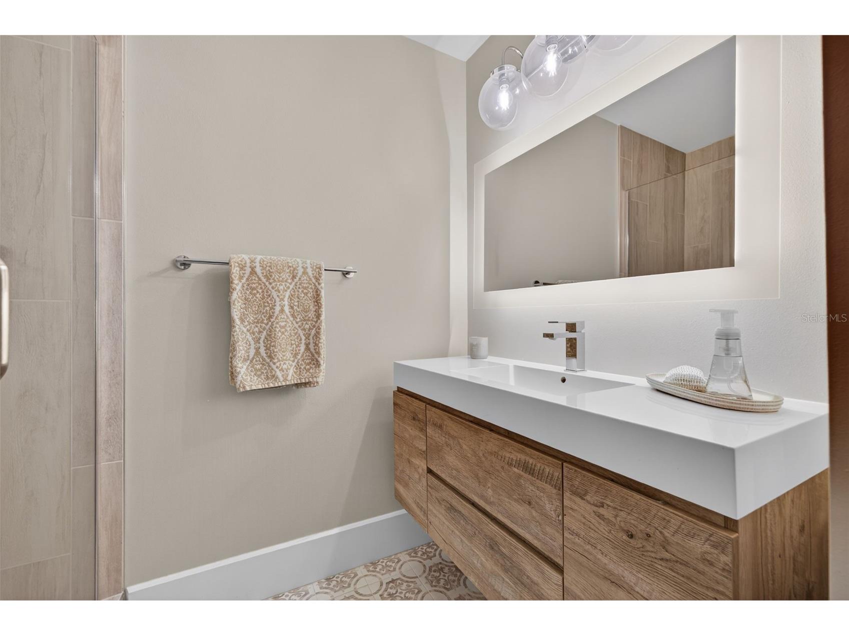 978 San Carlos Court NE Saint Petersburg FL 33702 TB8466906 image32