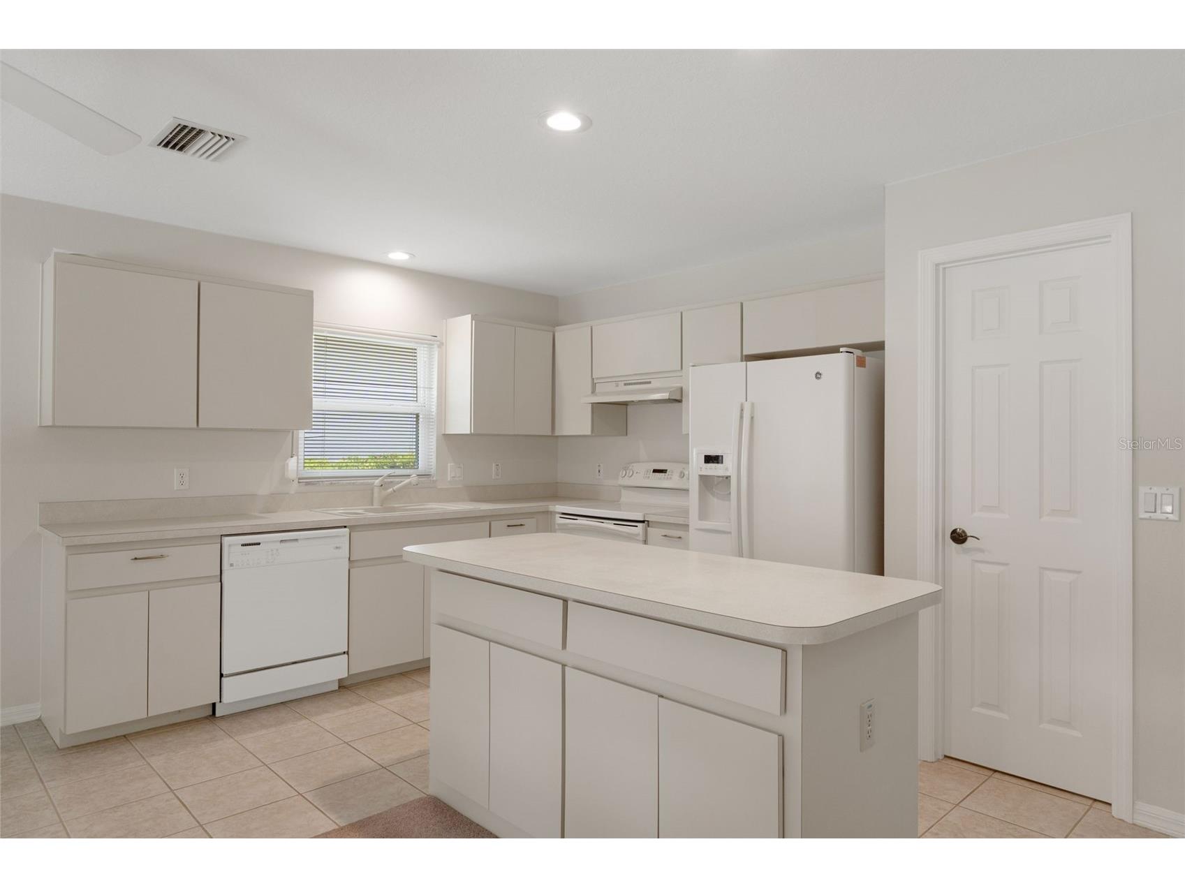 978 W Colbert Court Beverly Hills FL 34465 OM729076 image3